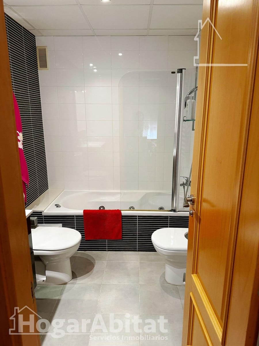 4 bedroom Flat for sale in Vila-real with garage - € 290,000 (Ref: 9433491)