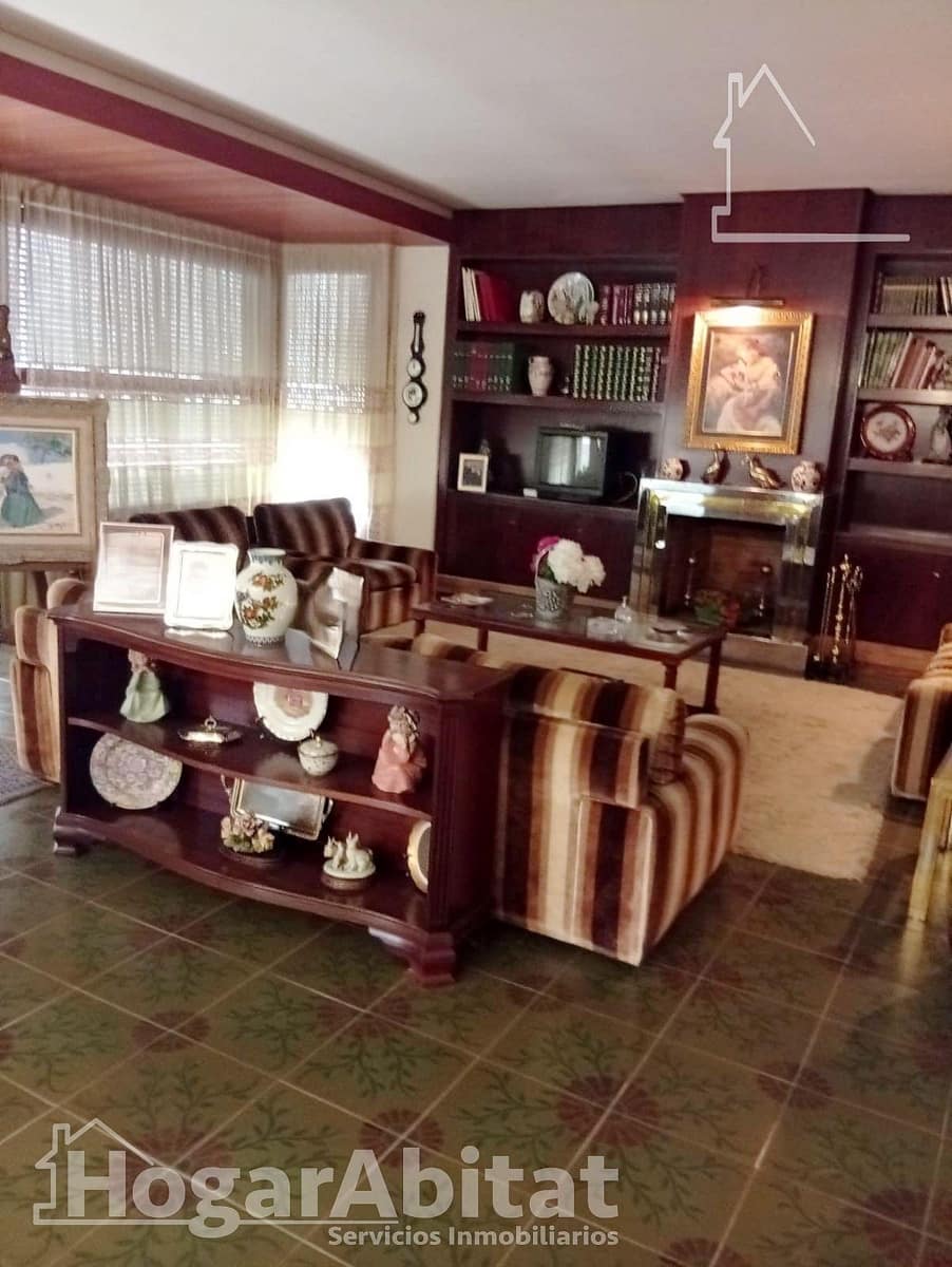 6 bedroom Flat for sale in Vila-real - € 280,000 (Ref: 9433494)