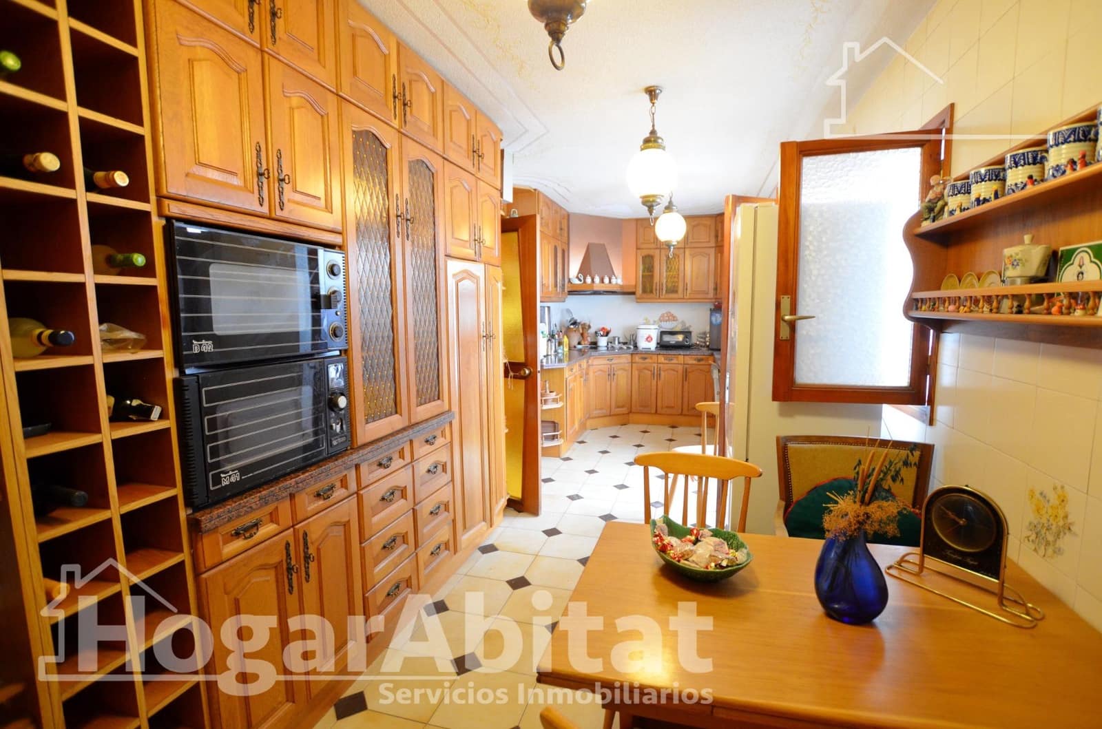 6 bedroom Flat for sale in Alicante / Alacant city - € 572,000 (Ref: 9433497)