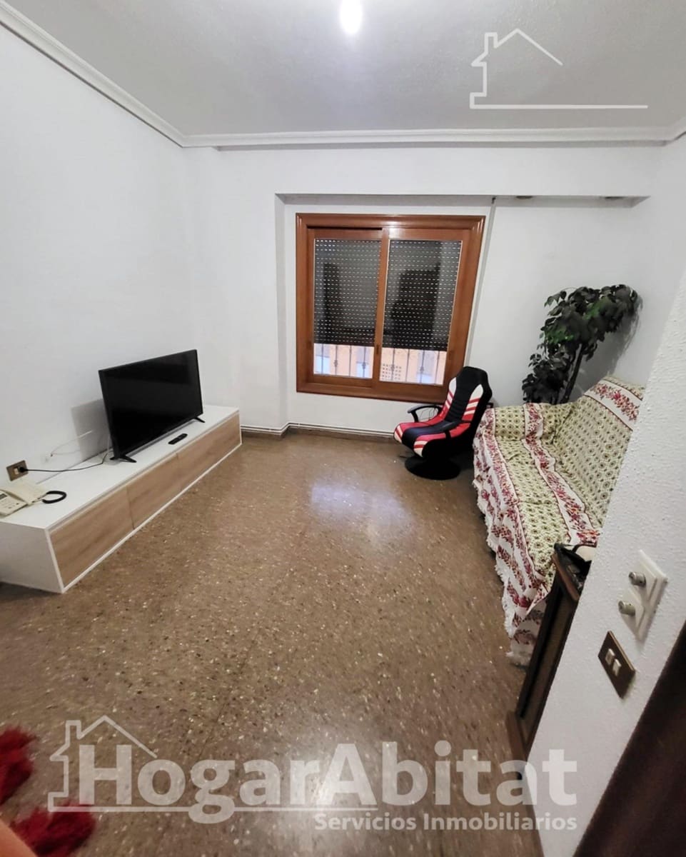 5 bedroom Flat for sale in L'Alcora with garage - € 195,000 (Ref: 9433499)