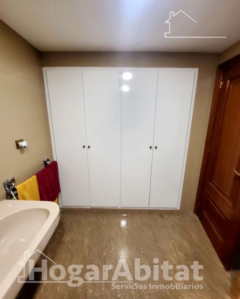 5 bedroom Flat for sale in L'Alcora with garage - € 195,000 (Ref: 9433499)