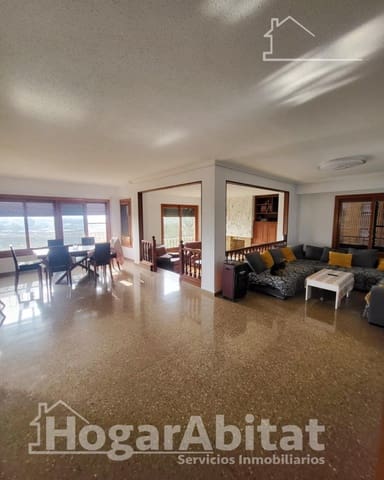 5 bedroom Flat for sale in L'Alcora with garage - € 195,000 (Ref: 9433499)