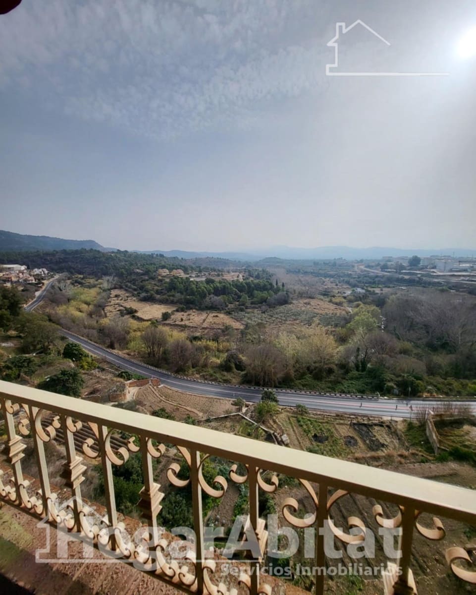 5 bedroom Flat for sale in L'Alcora with garage - € 195,000 (Ref: 9433499)