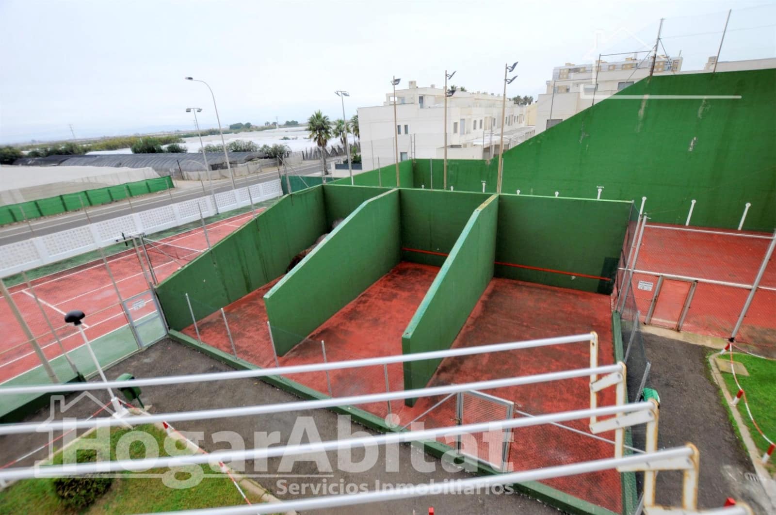 3 slaapkamer Flat te koop in El Perellonet met zwembad garage - € 330.000 (Ref: 9433502)