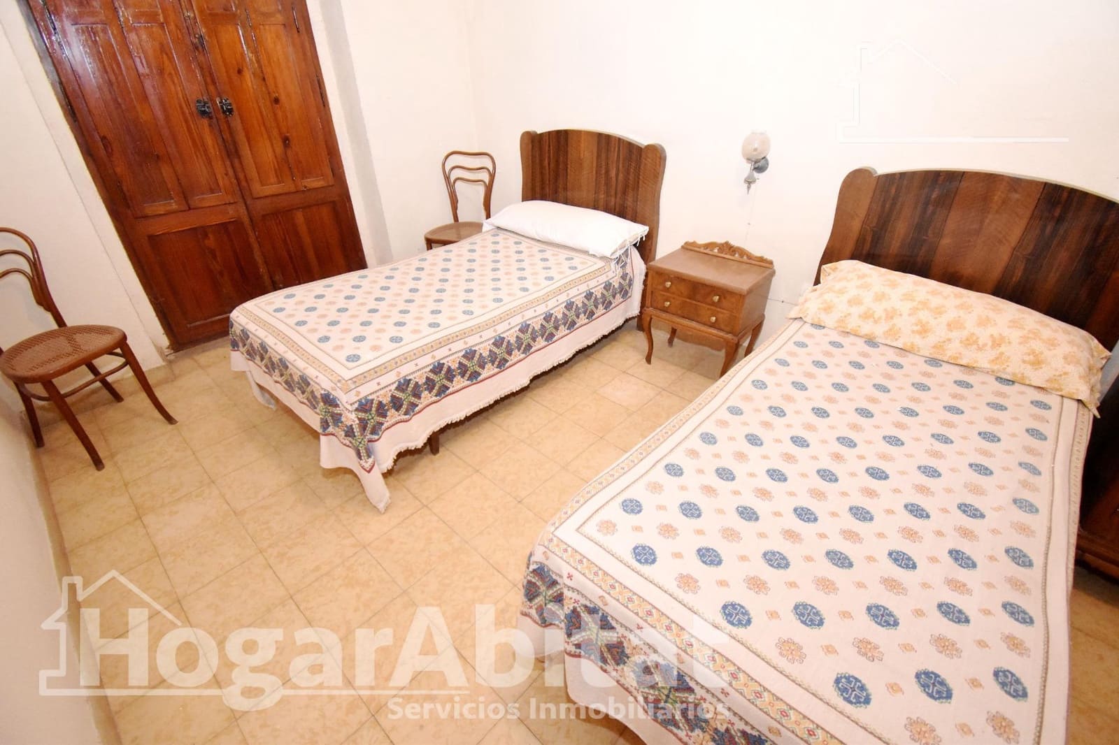 7 bedroom Townhouse for sale in Nules with garage - € 185,000 (Ref: 9435015)