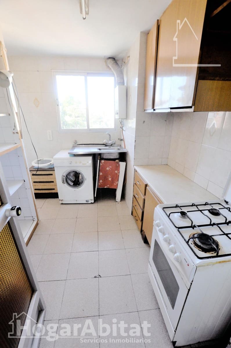 3 slaapkamer Flat te koop in Valencia stad - € 125.000 (Ref: 9437158)