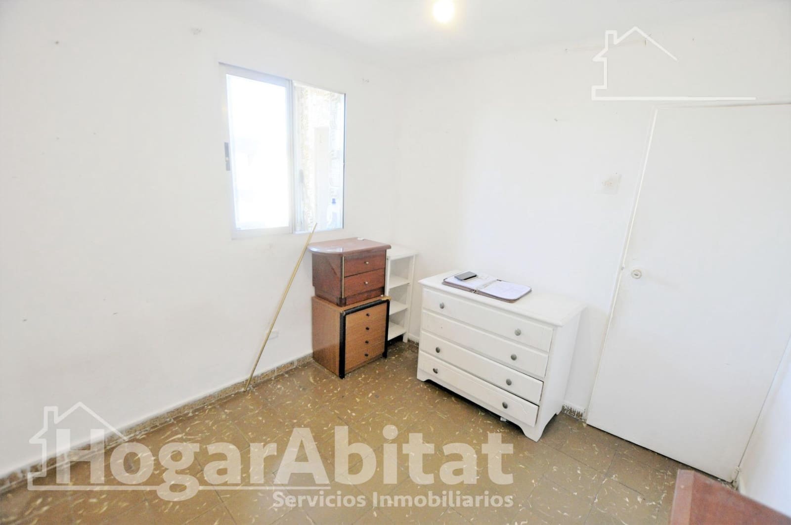 3 slaapkamer Flat te koop in Valencia stad - € 125.000 (Ref: 9437158)