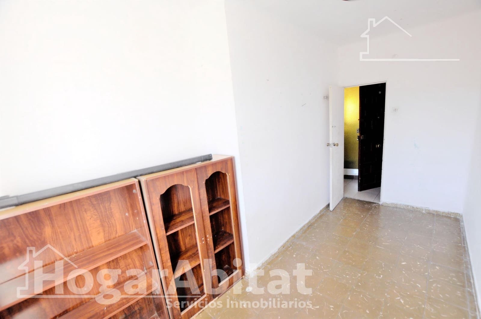3 slaapkamer Flat te koop in Valencia stad - € 125.000 (Ref: 9437158)