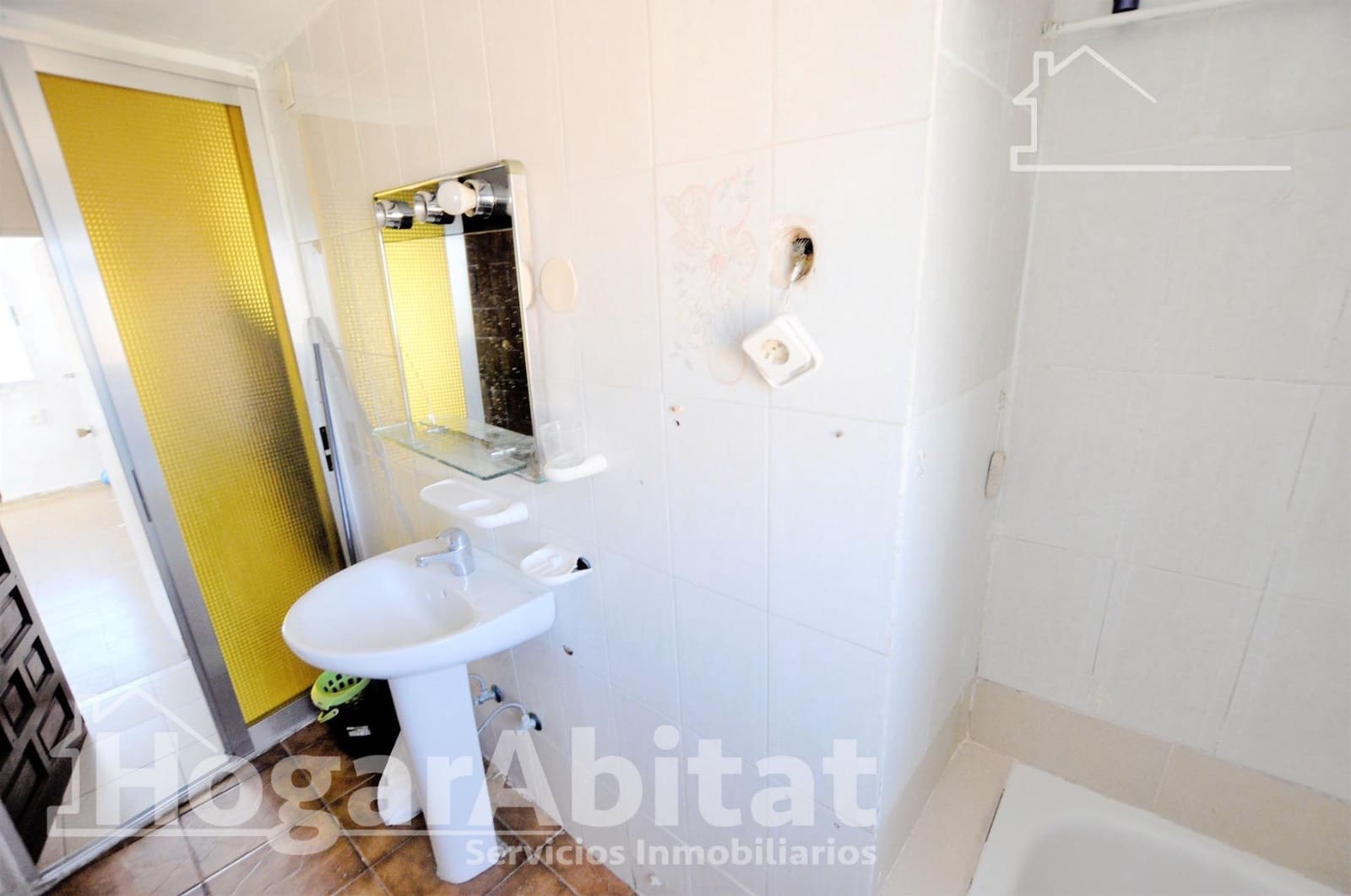 3 slaapkamer Flat te koop in Valencia stad - € 125.000 (Ref: 9437158)