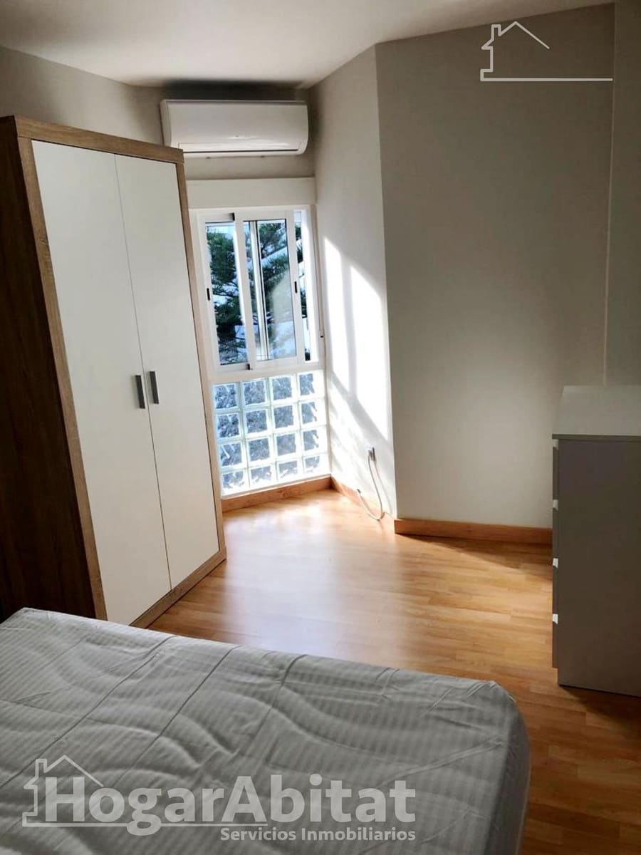 2 bedroom Flat for sale in Aguadulce (Almeria) with garage - € 150,000 (Ref: 9437164)