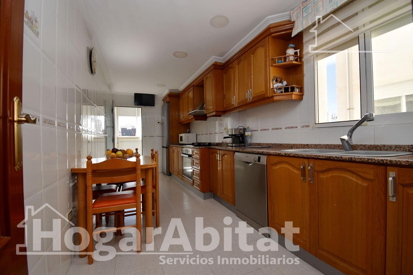3 bedroom Flat for sale in Castello de la Plana with garage - € 194,900 (Ref: 9437169)