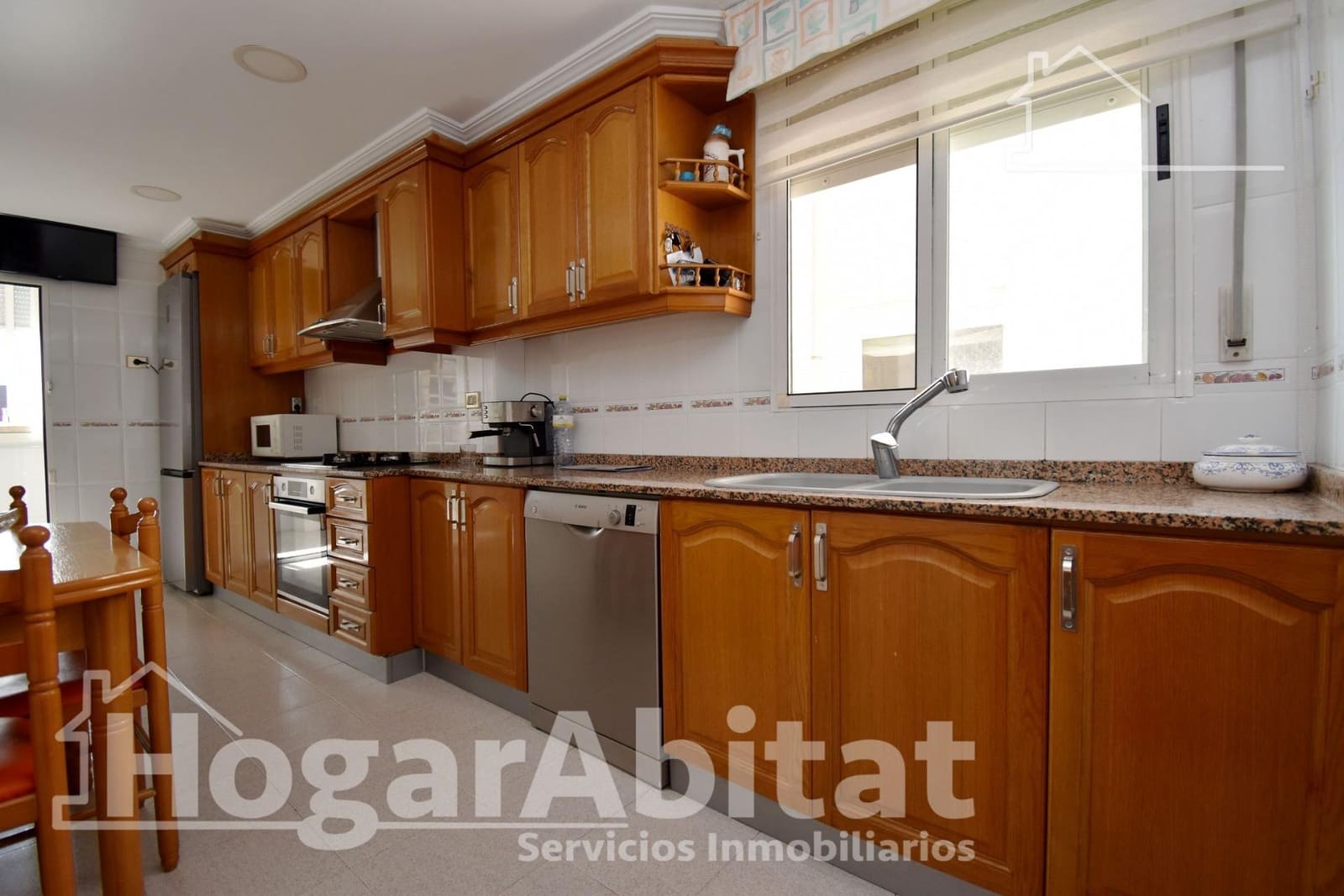 3 bedroom Flat for sale in Castello de la Plana with garage - € 194,900 (Ref: 9437169)