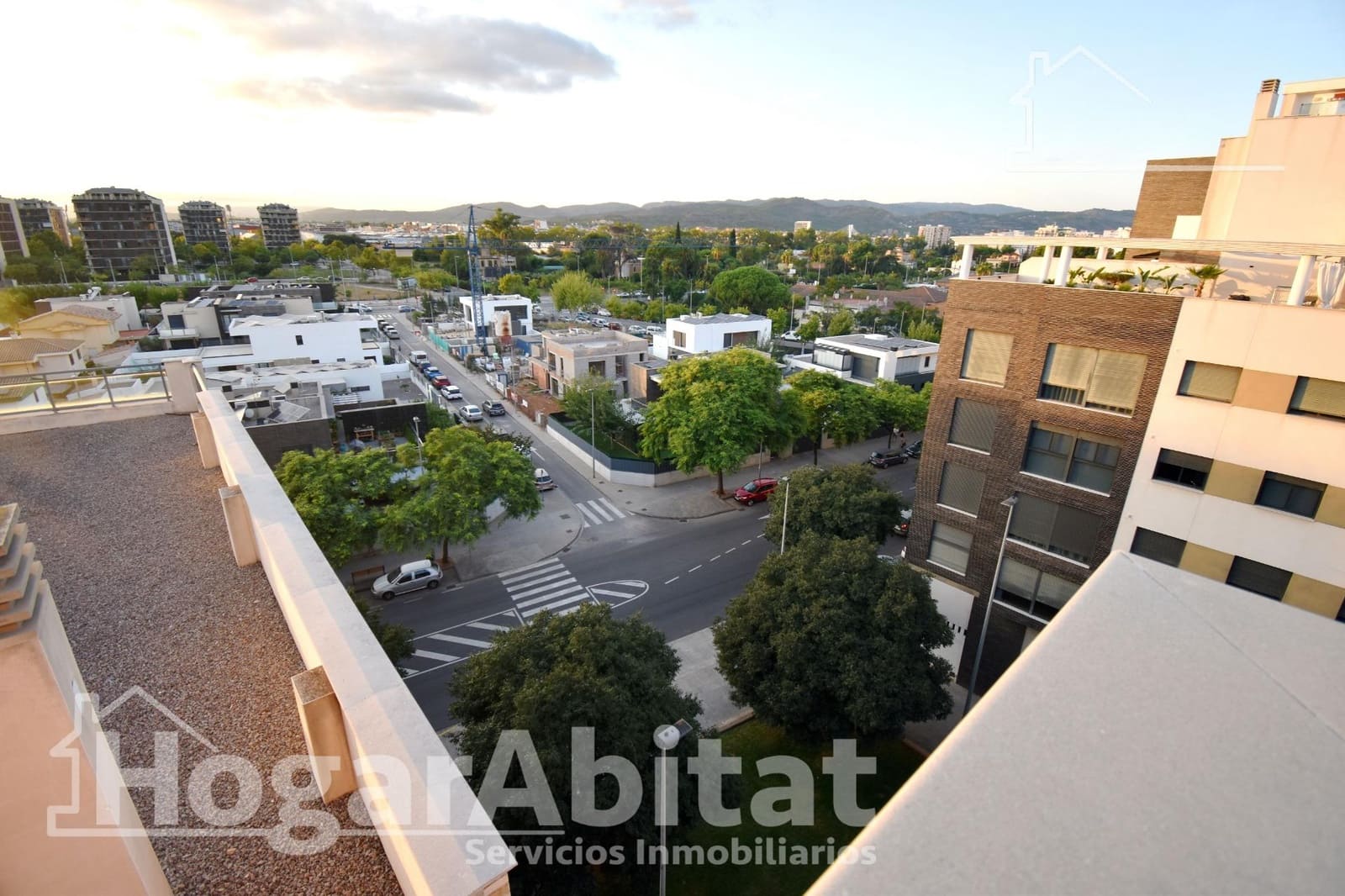 2 bedroom Penthouse for sale in Castello de la Plana with garage - € 239,900 (Ref: 9437170)