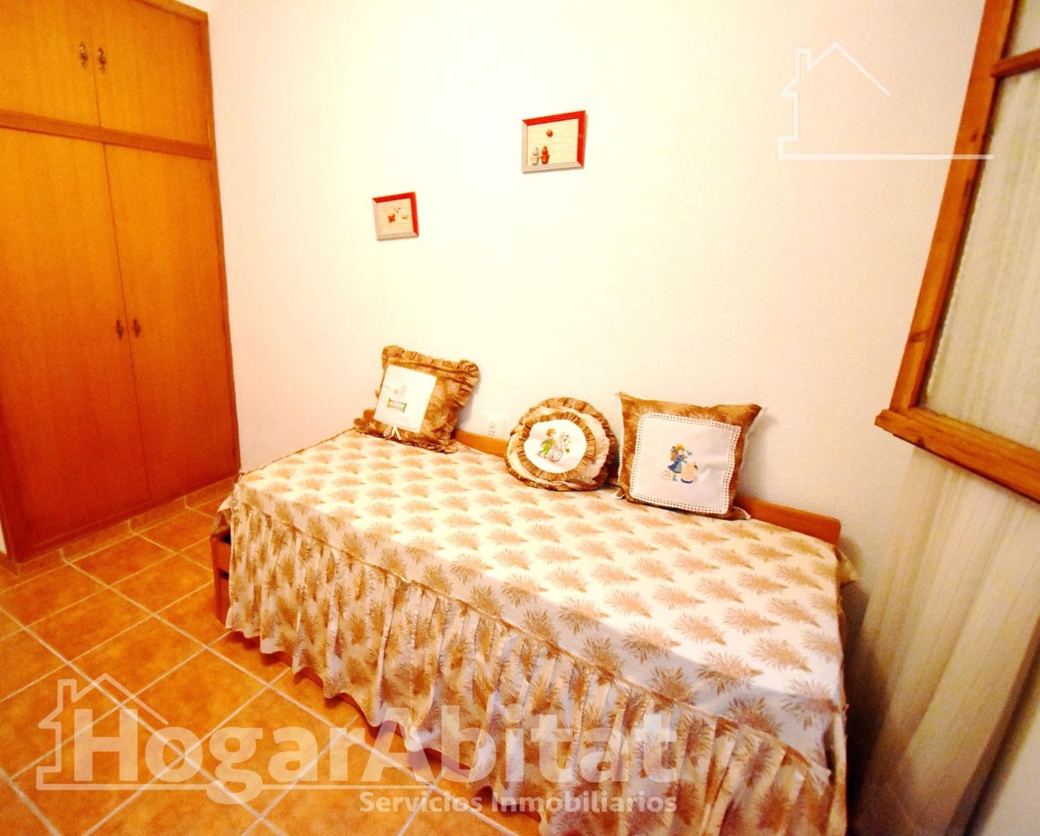 4 bedroom Villa for sale in Castello de la Plana with pool garage - € 325,000 (Ref: 9437174)