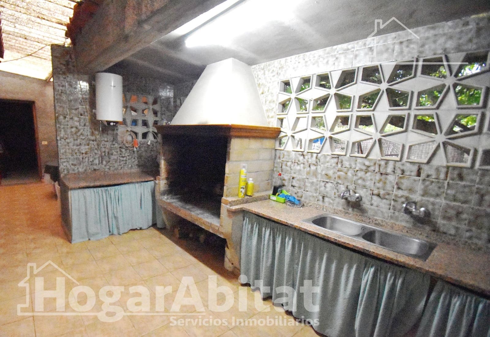 4 bedroom Villa for sale in Castello de la Plana with pool garage - € 325,000 (Ref: 9437174)