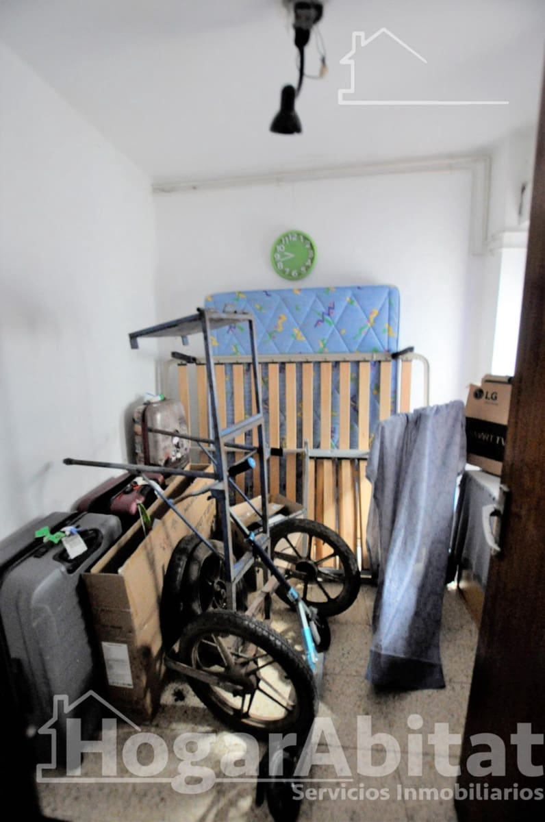 4 bedroom Flat for sale in Lliria - € 140,000 (Ref: 9437182)