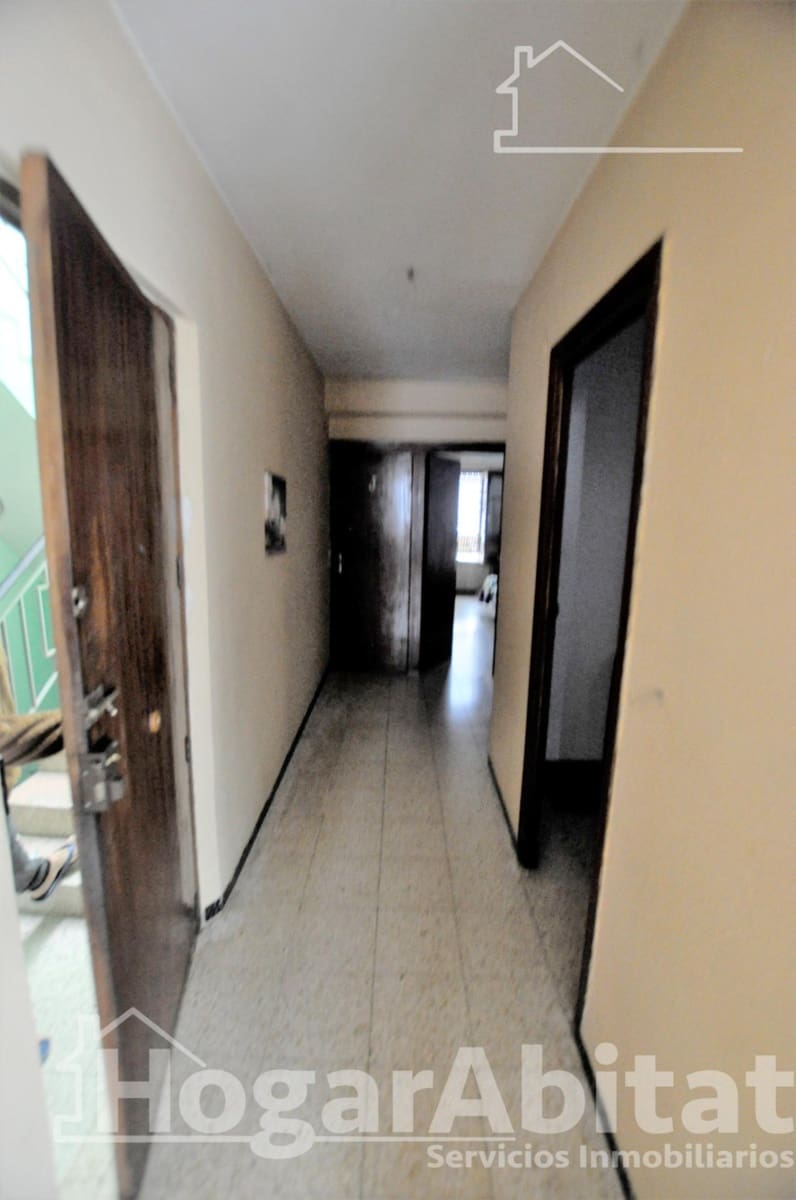 4 bedroom Flat for sale in Lliria - € 140,000 (Ref: 9437182)