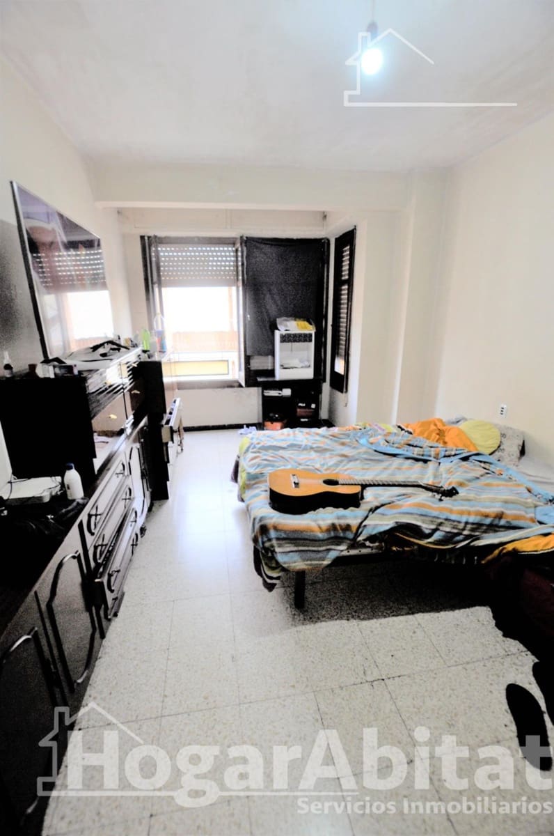 4 bedroom Flat for sale in Lliria - € 140,000 (Ref: 9437182)