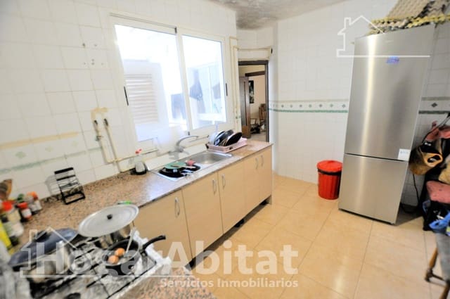 4 bedroom Flat for sale in Llíria - € 140,000 (Ref: 9437182)