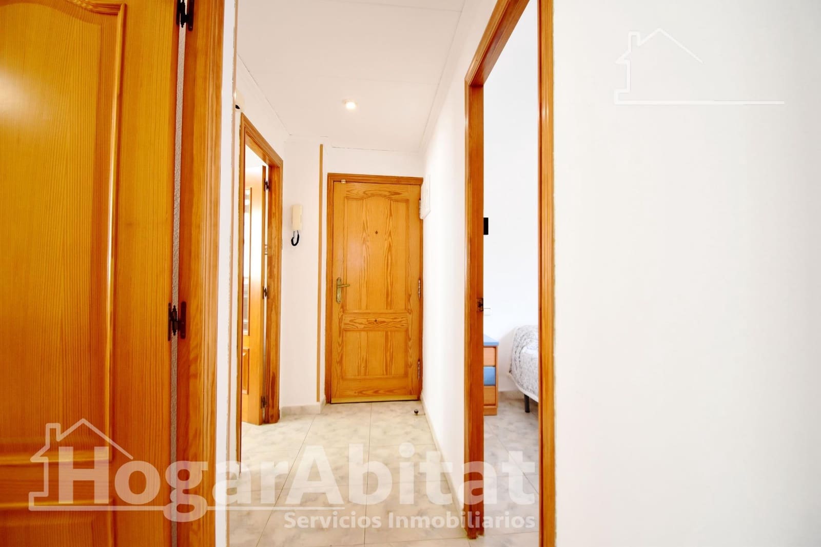 3 bedroom Flat for sale in Piles - € 140,000 (Ref: 9446378)