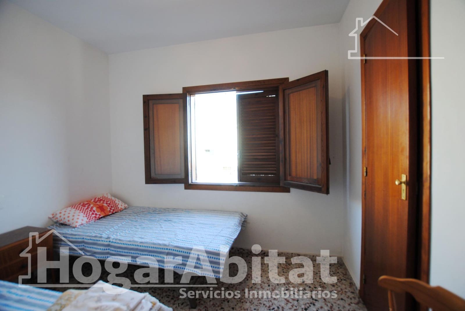 Piso de 3 habitaciones en Oliva en venta - 170.000 € (Ref: 9446388)