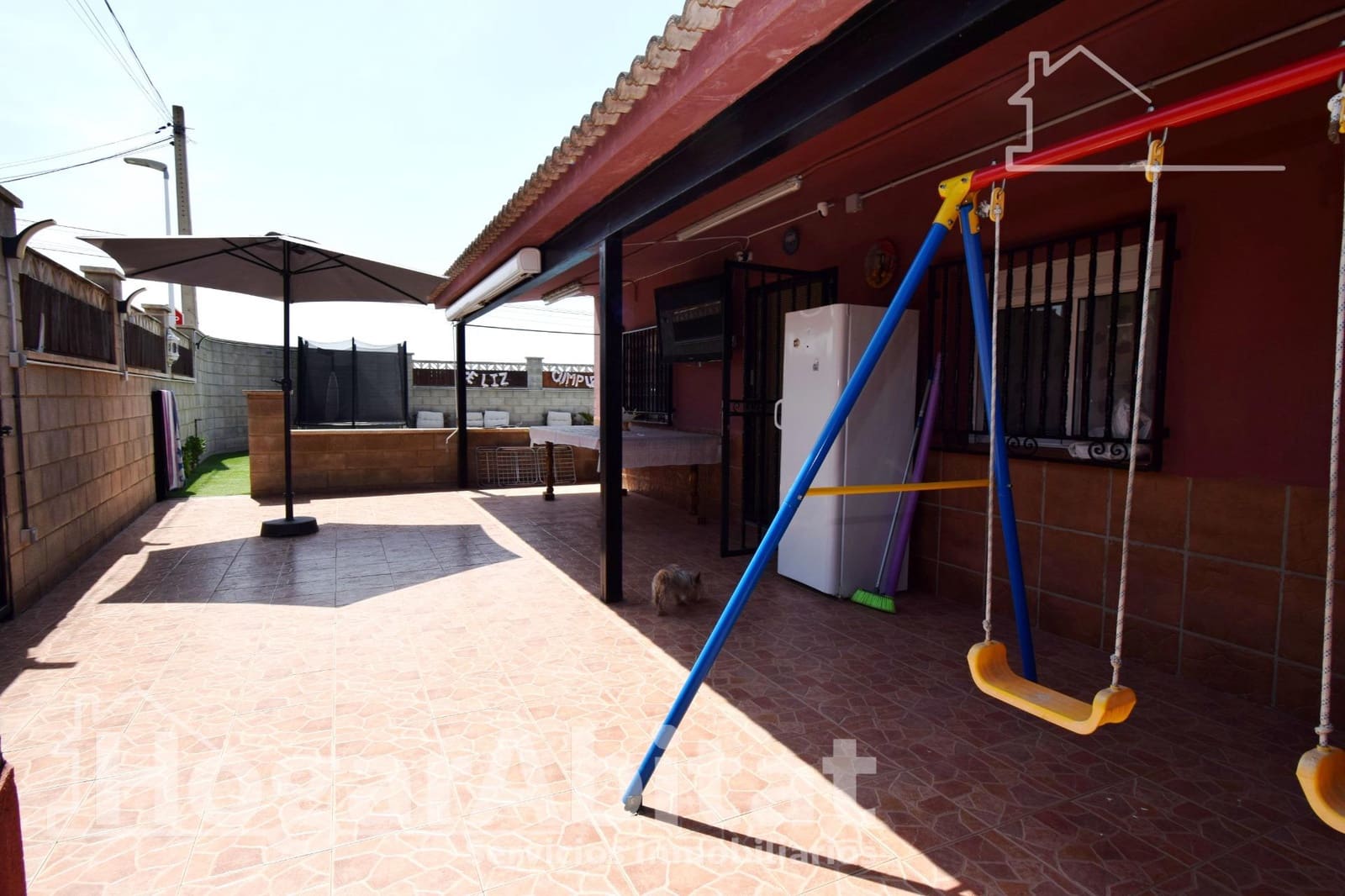 4 bedroom Villa for sale in Montserrat with pool - € 303,000 (Ref: 9446395)