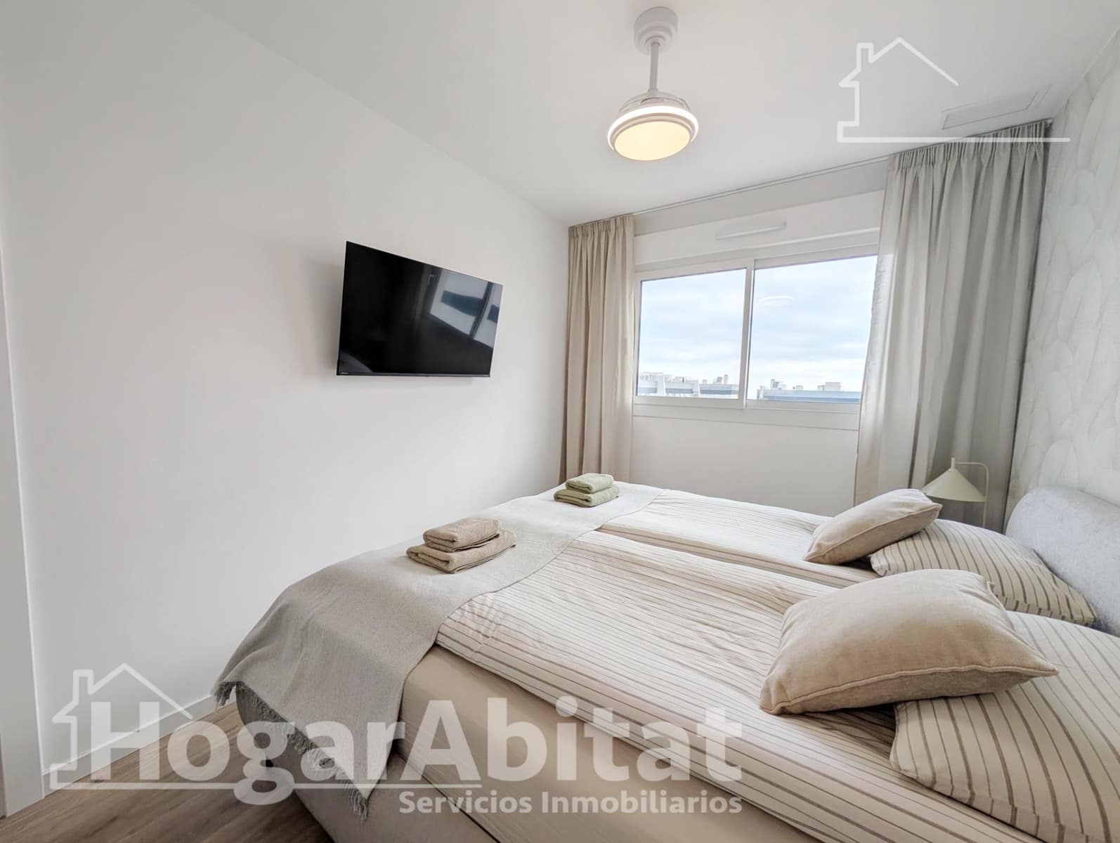 2 soverom Penthouse til salgs i Gran Alacant med svømmebasseng garasje - € 399 000 (Ref: 9449369)