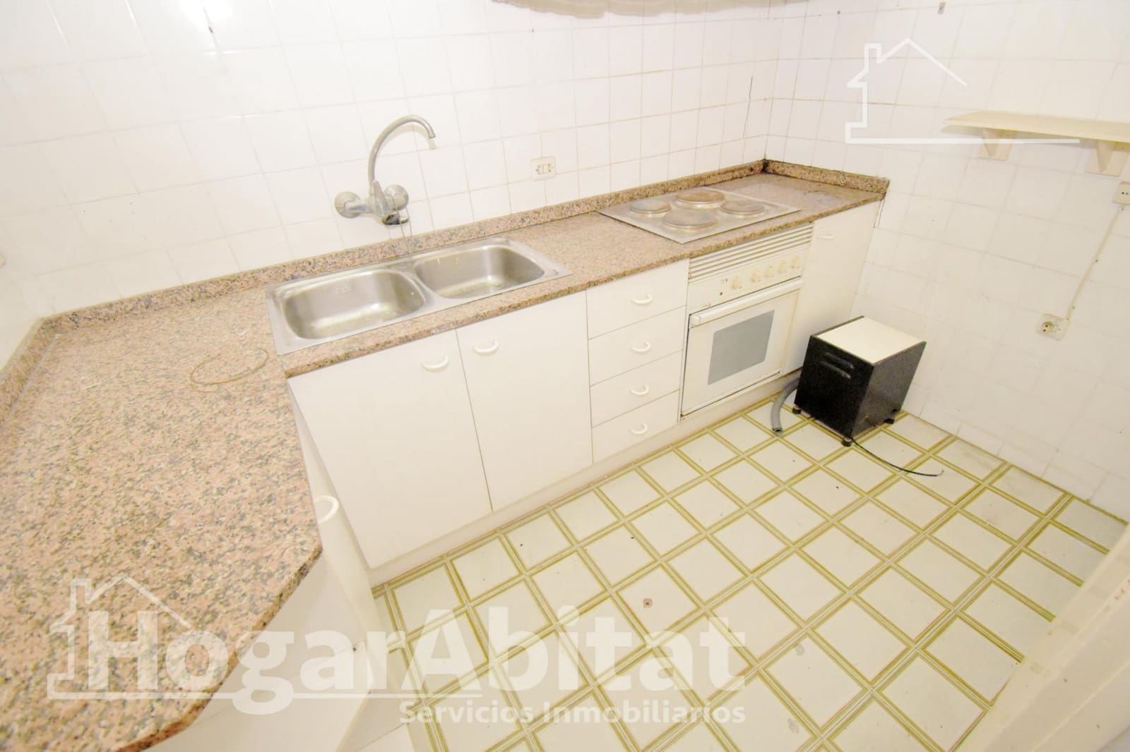 4 bedroom Flat for sale in Castello de la Plana - € 220,000 (Ref: 9449373)