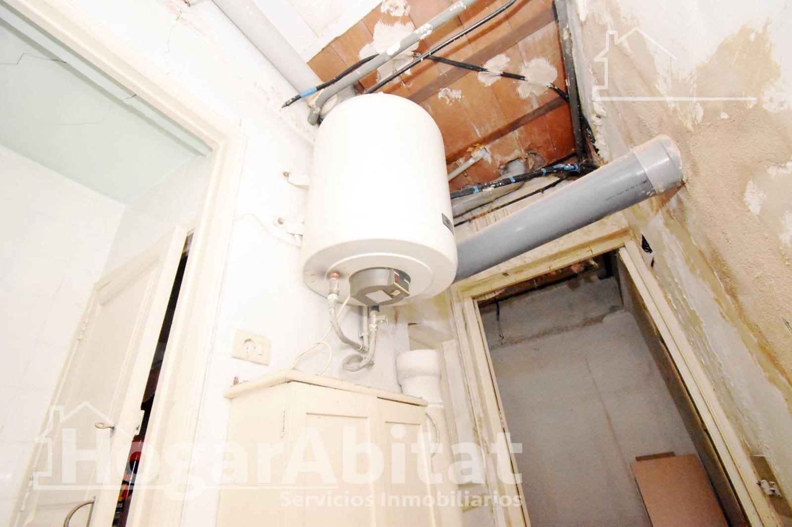 4 bedroom Flat for sale in Castello de la Plana - € 220,000 (Ref: 9449373)