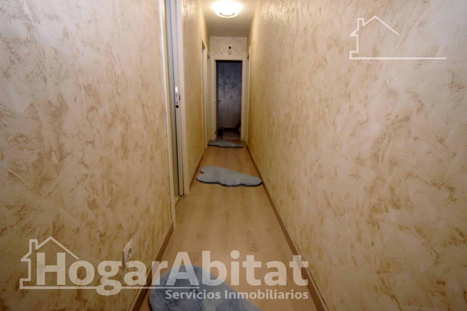 4 bedroom Flat for sale in Montserrat with garage - € 250,000 (Ref: 9449375)