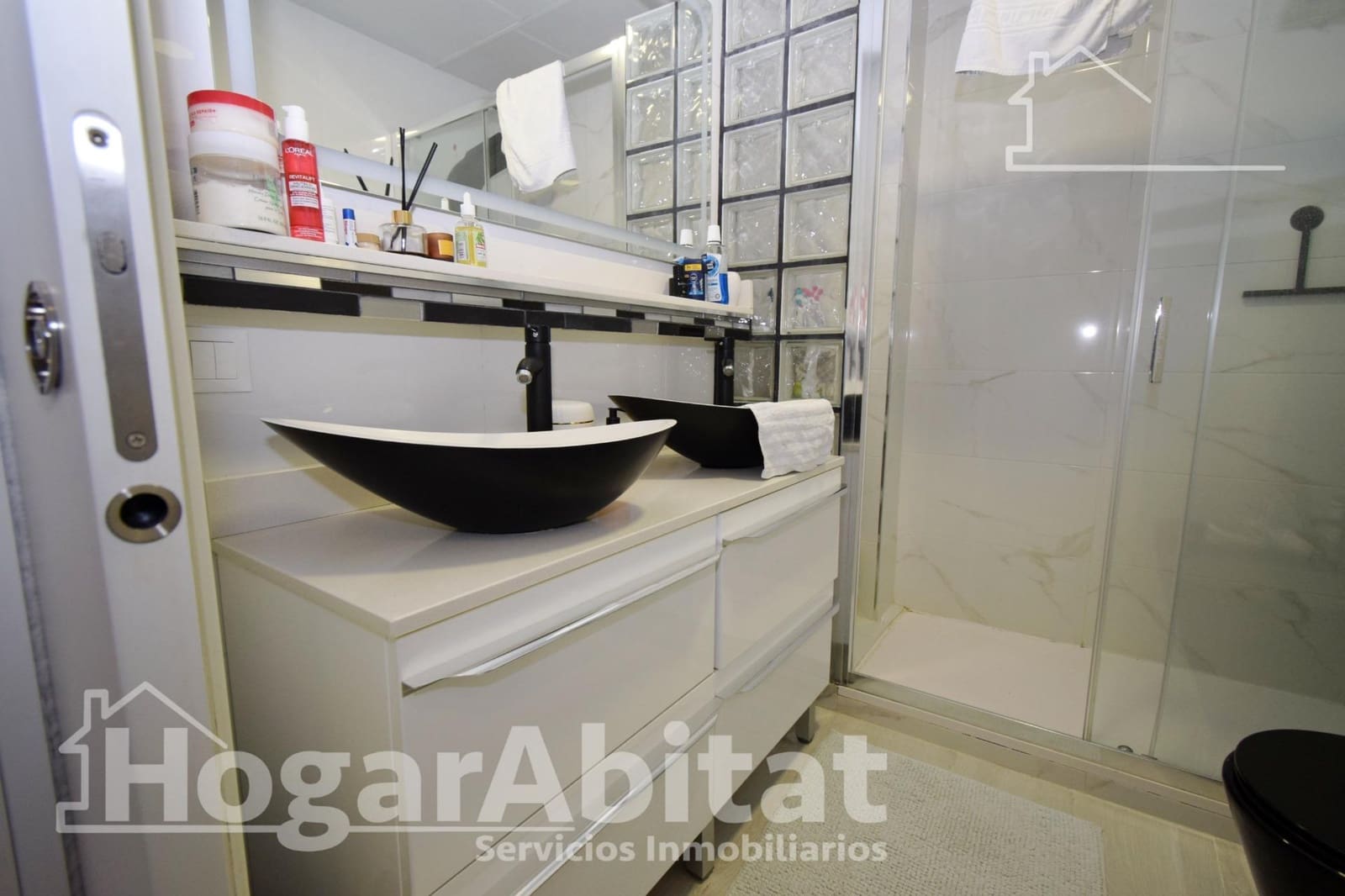 4 bedroom Flat for sale in Montserrat with garage - € 250,000 (Ref: 9449375)