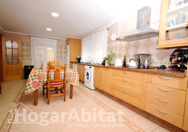 5 slaapkamer Villa te koop in Montserrat met zwembad garage - € 400.000 (Ref: 9451051)