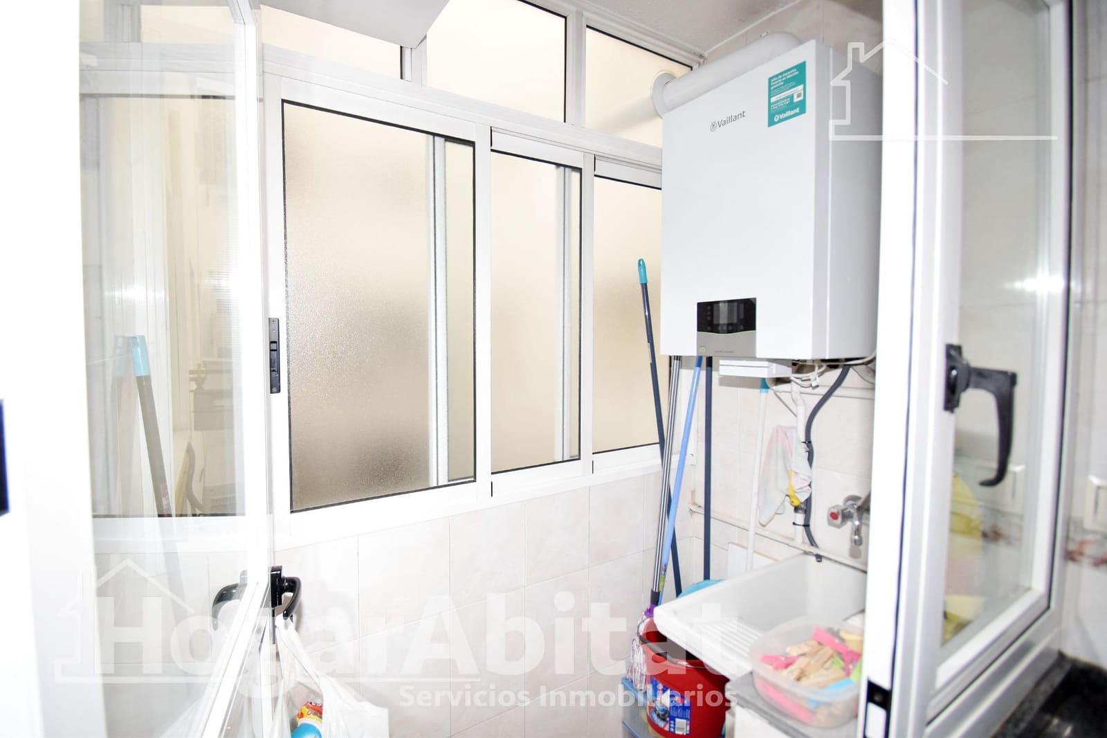 4 bedroom Flat for sale in Valencia city with garage - € 655,000 (Ref: 9451054)