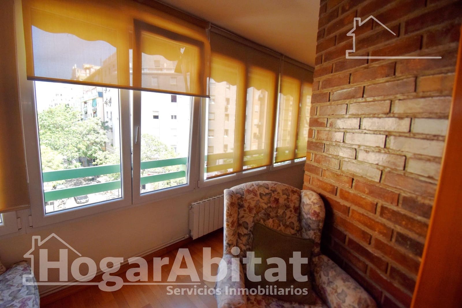 4 bedroom Flat for sale in Valencia city with garage - € 655,000 (Ref: 9451054)