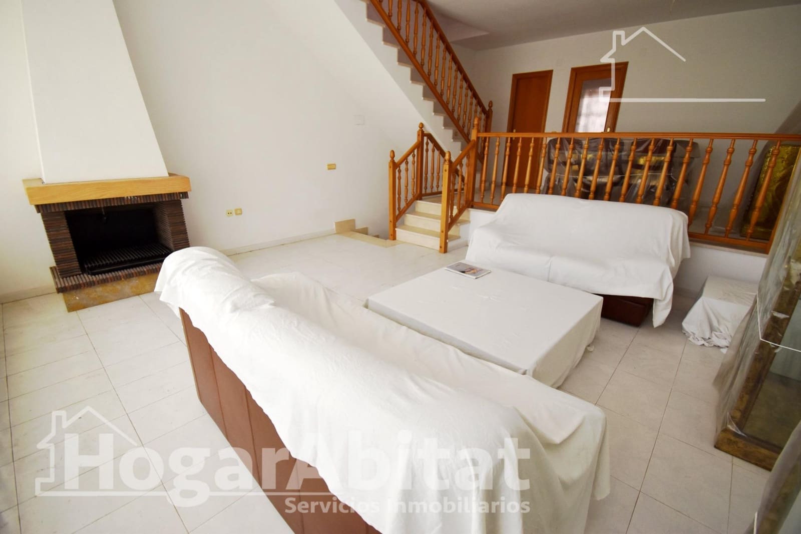 6 slaapkamer Rijtjeshuis te koop in Burriana / Borriana met garage - € 215.000 (Ref: 9451067)