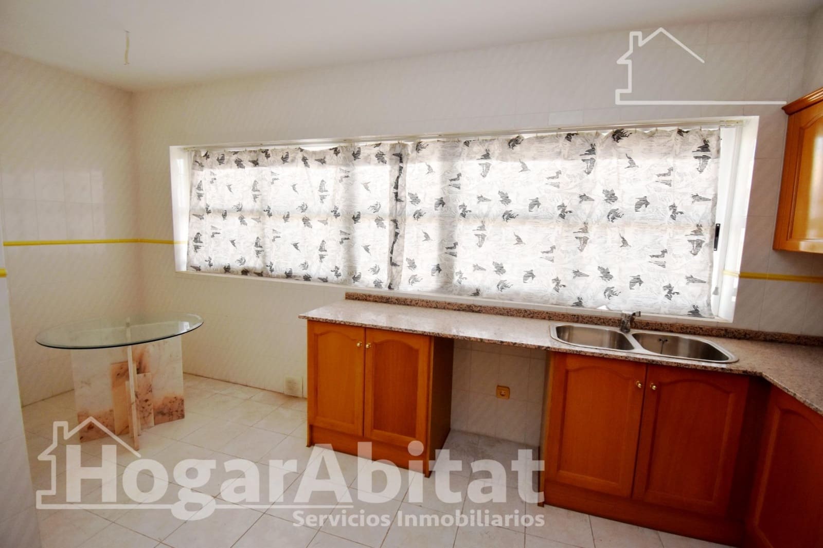 6 slaapkamer Rijtjeshuis te koop in Burriana / Borriana met garage - € 215.000 (Ref: 9451067)