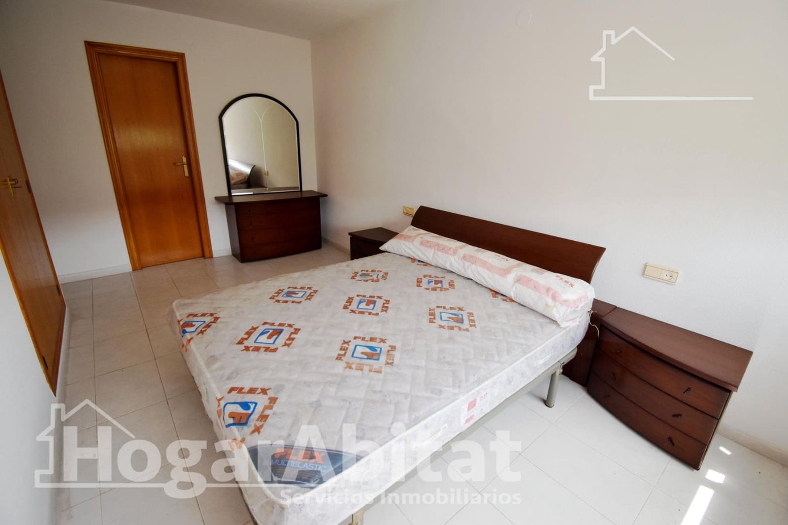 6 slaapkamer Rijtjeshuis te koop in Burriana / Borriana met garage - € 215.000 (Ref: 9451067)