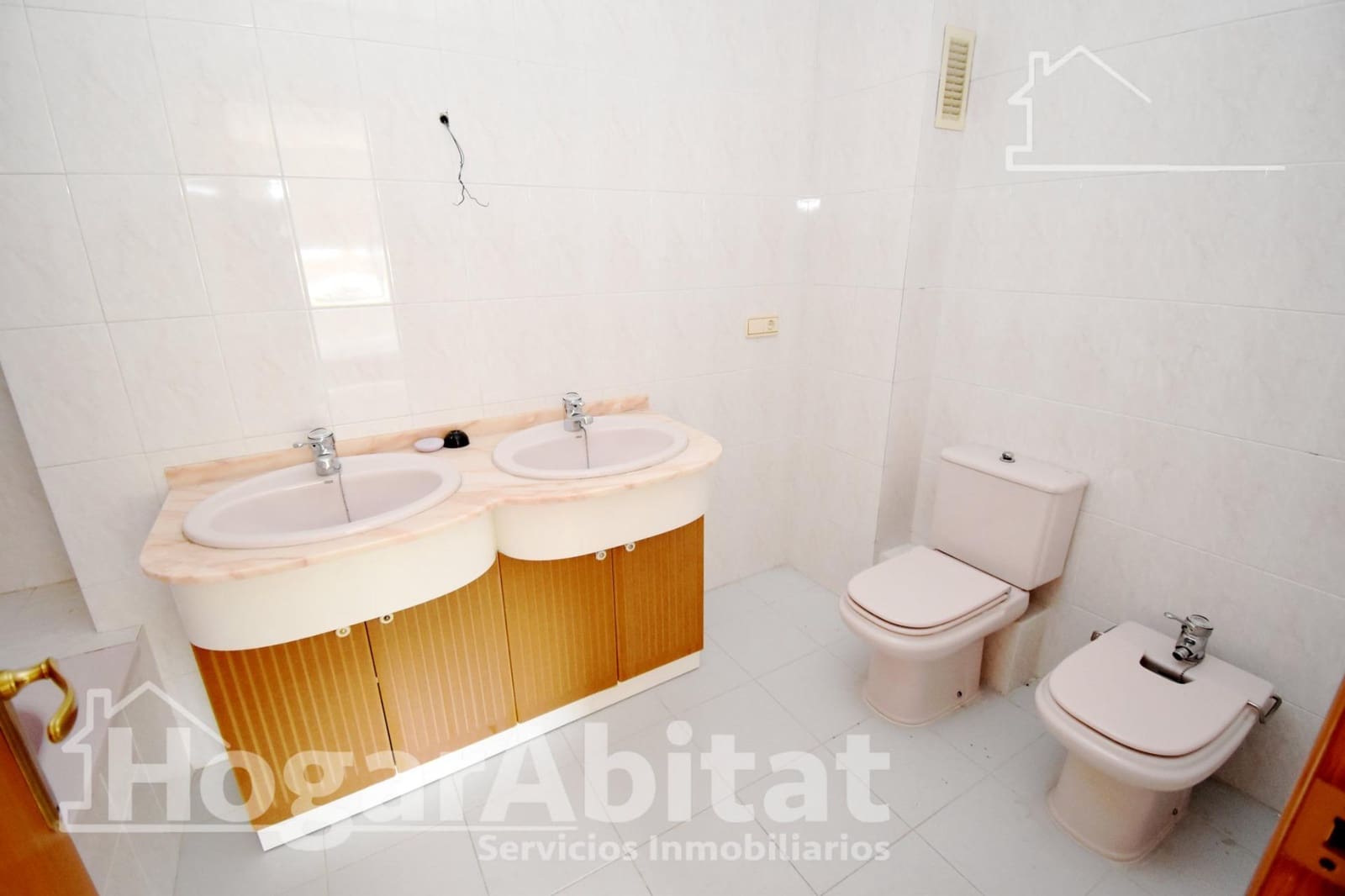 6 slaapkamer Rijtjeshuis te koop in Burriana / Borriana met garage - € 215.000 (Ref: 9451067)