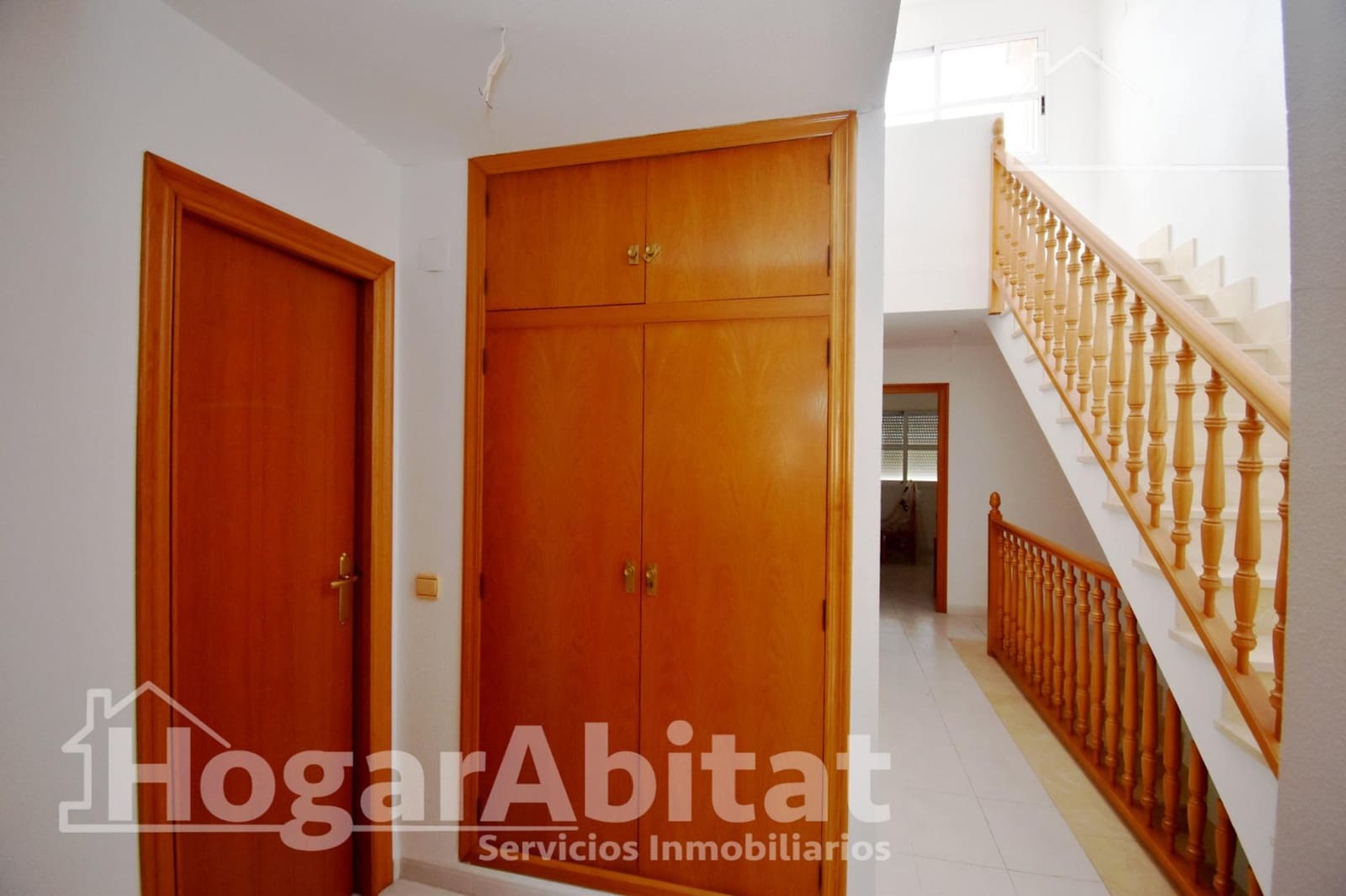 6 slaapkamer Rijtjeshuis te koop in Burriana / Borriana met garage - € 215.000 (Ref: 9451067)