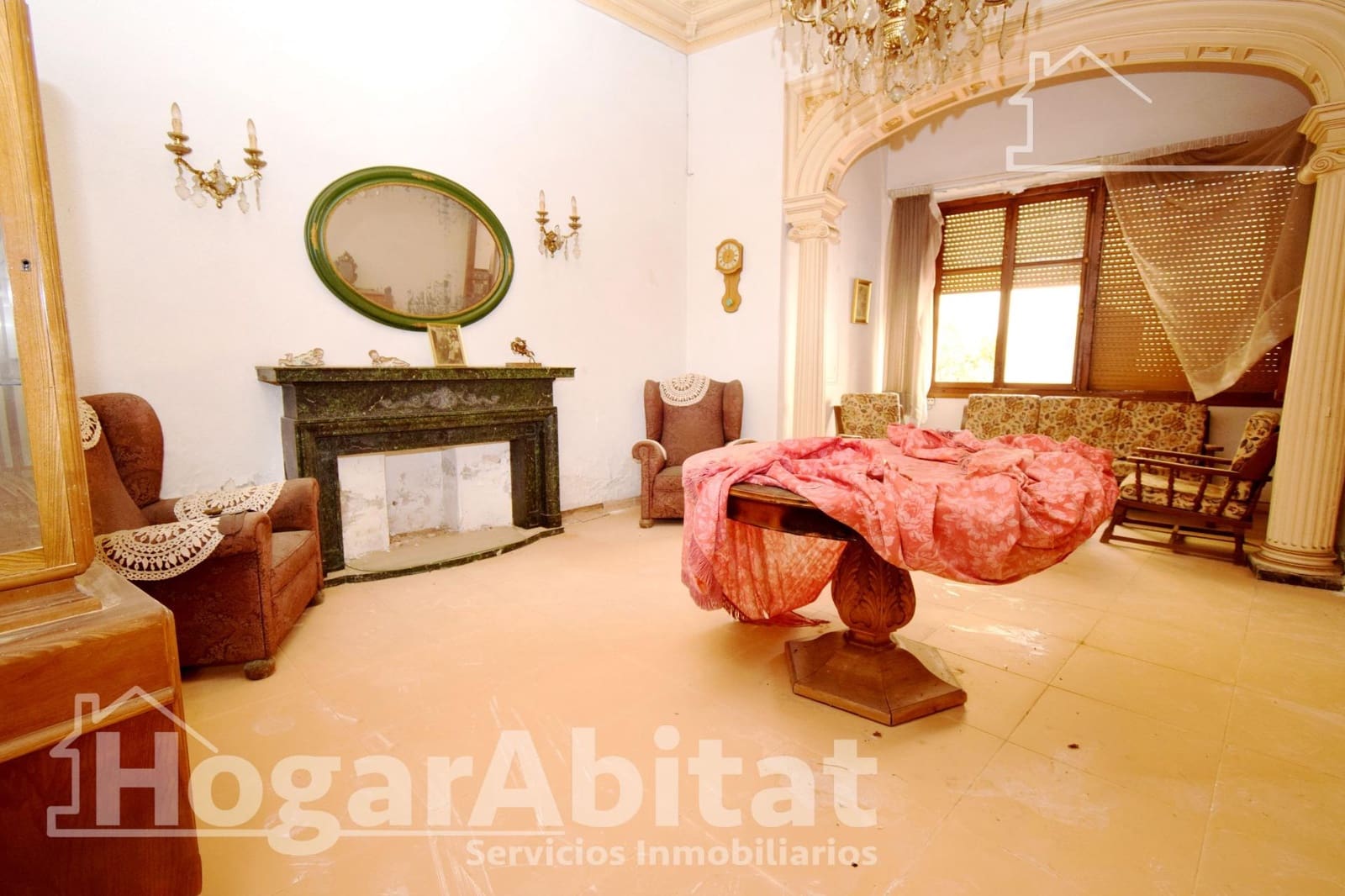 Casa de 7 habitaciones en Chiva en venta - 399.000 € (Ref: 9451072)