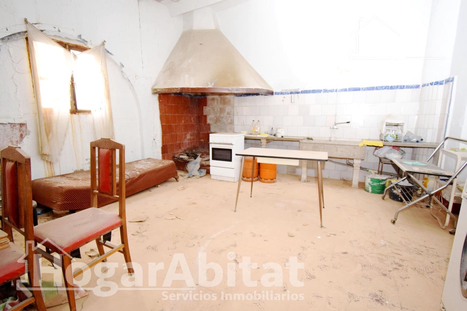 Casa de 7 habitaciones en Chiva en venta - 399.000 € (Ref: 9451072)