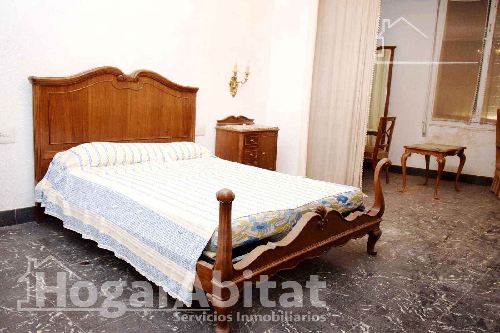 Casa de 7 habitaciones en Chiva en venta - 399.000 € (Ref: 9451072)