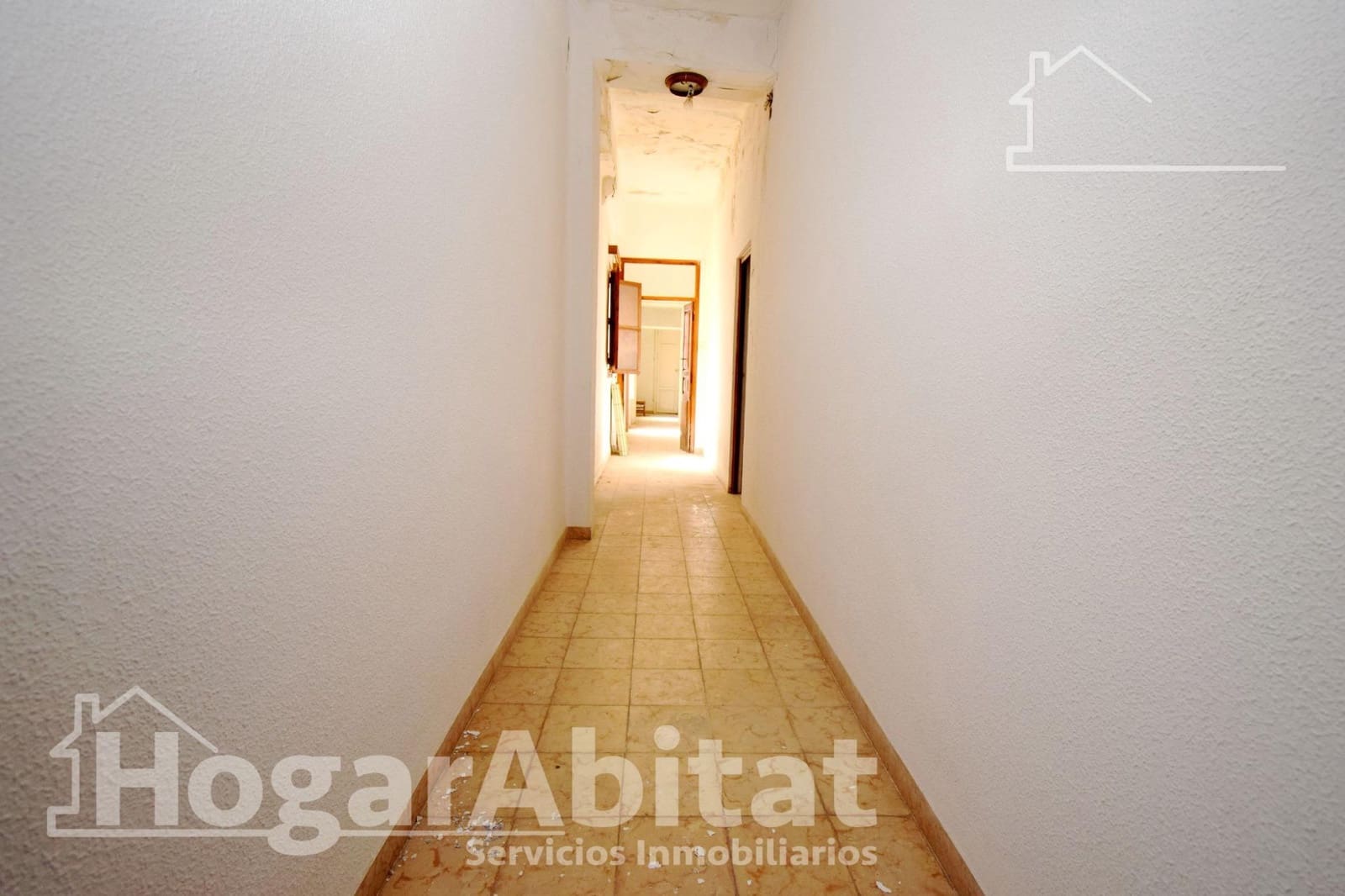Casa de 7 habitaciones en Chiva en venta - 399.000 € (Ref: 9451072)