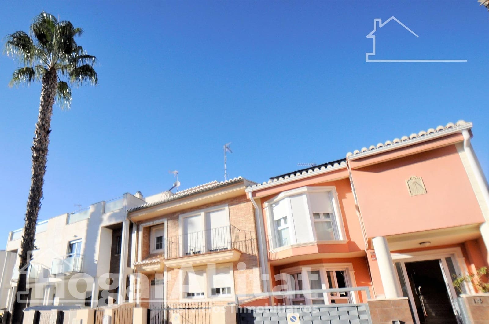 3 soverom Rekkehus til salgs i Puig med garasje - € 490 000 (Ref: 9452186)