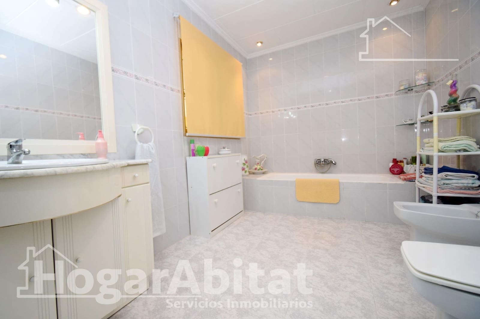 2 makuuhuone Huvila myytävänä paikassa Lliria mukana uima-altaan 
autotalli - 285 000 € (Ref: 9452197)