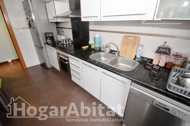 2 bedroom Flat for sale in Castelló de la Plana with garage - € 228,000 (Ref: 9456308)