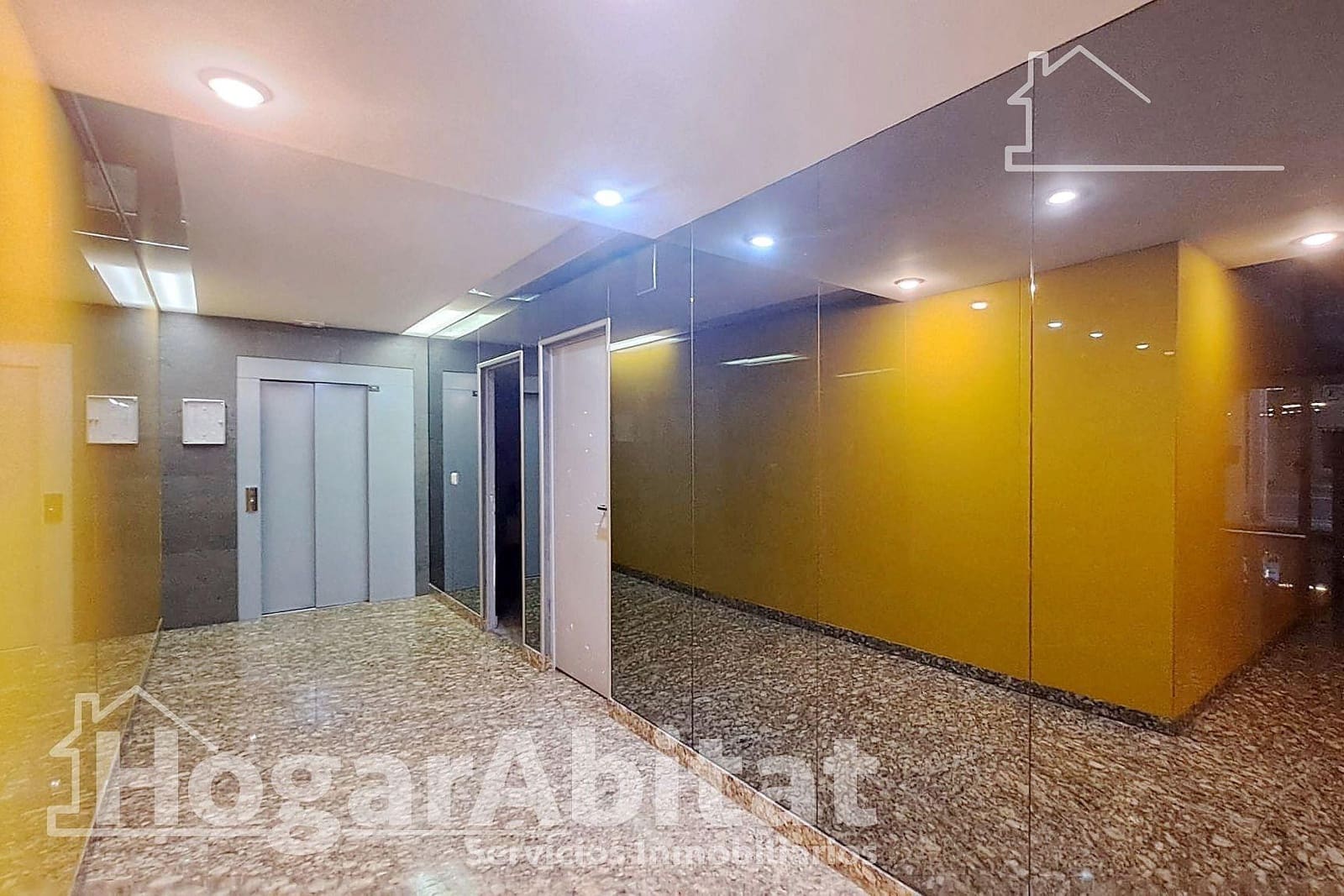 2 bedroom Flat for sale in Castello de la Plana with garage - € 228,000 (Ref: 9456308)