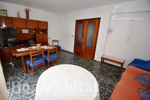 4 chambre Appartement à vendre à Sur, Castelló de la Plana avec garage - 150 000 € (Ref: 9456312)
