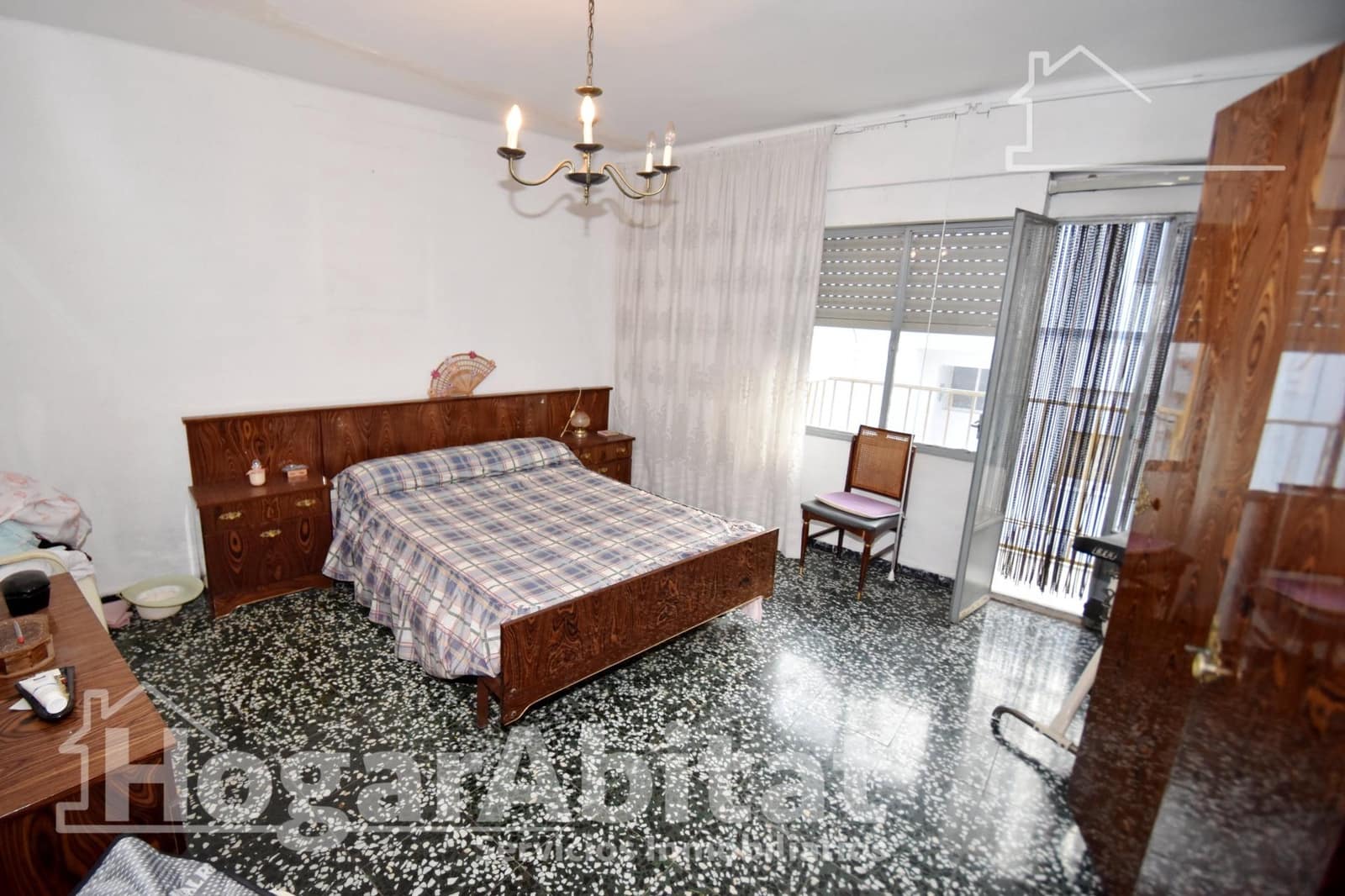 4 bedroom Flat for sale in Castello de la Plana with garage - € 150,000 (Ref: 9456312)