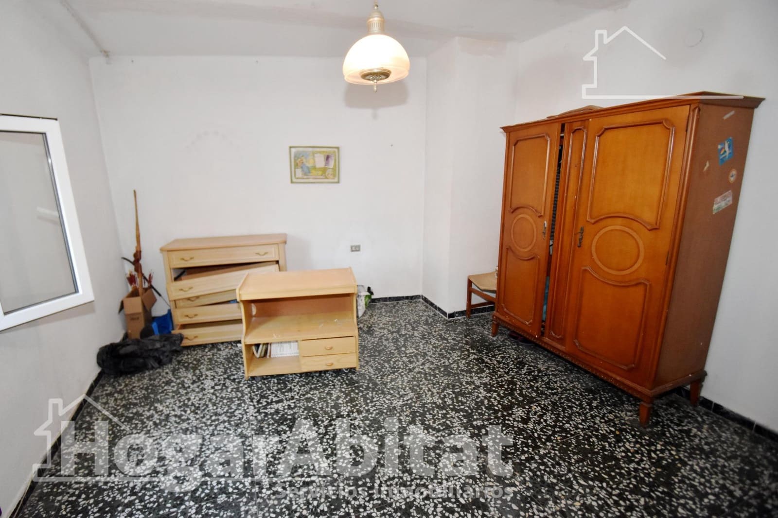 4 bedroom Flat for sale in Castello de la Plana with garage - € 150,000 (Ref: 9456312)